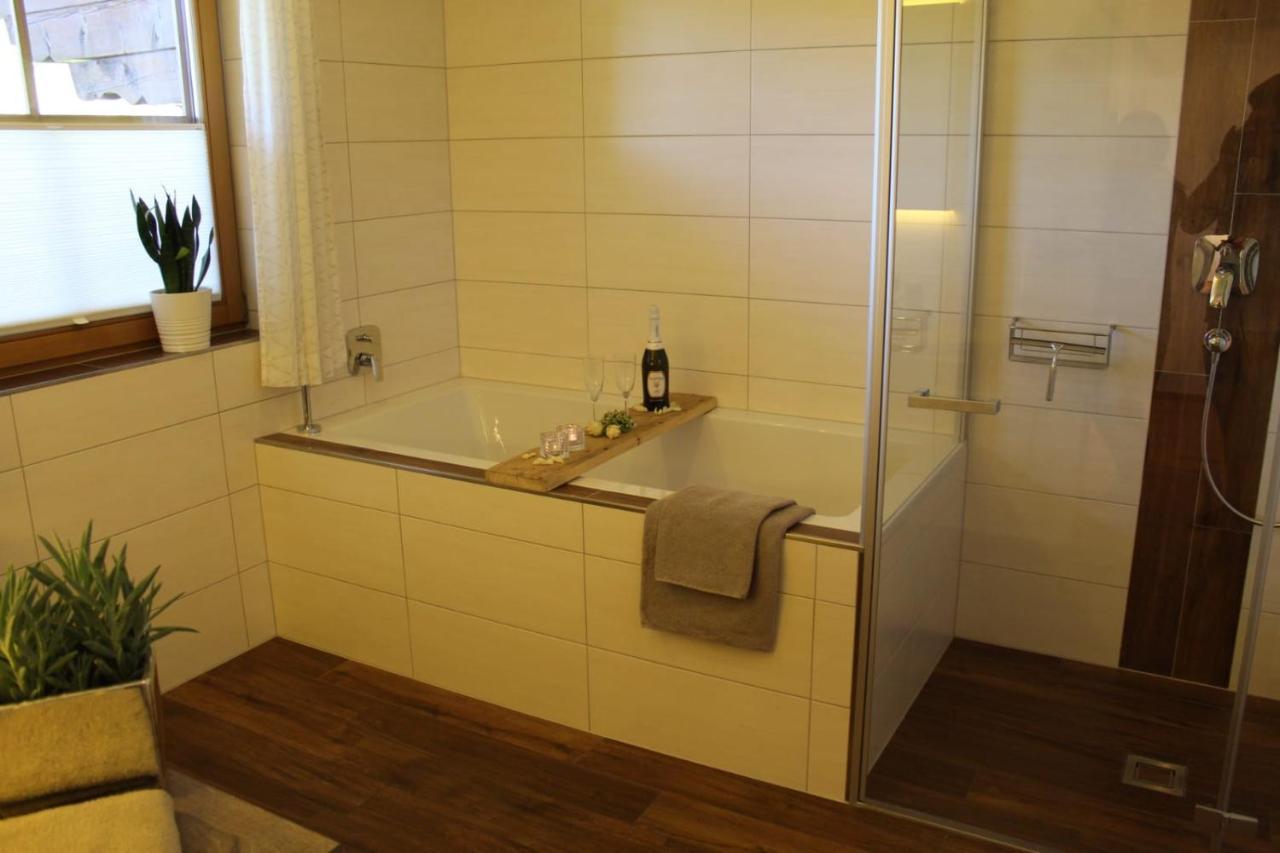 Appartement Ебен им Понгау Екстериор снимка